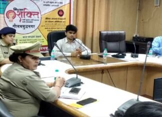 महिलाओं ने की ”हक की बात जिला अधिकारी के साथ”