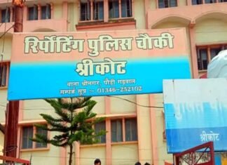 श्रीनगर गढ़वाल में दर्दनाक हादसा: आर्मी के ट्रक की चपेट में आये स्कूटी सवार दंपति, महिला की मौके पर ही मौत scooty hit by truck in srinagar