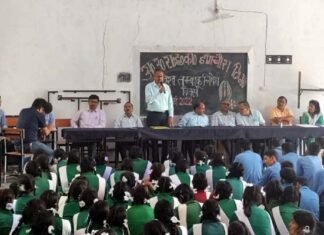 विश्व तंबाकू निषेध दिवस पर जीआईसी डांगचौरा में क्विज, पेंटिंग, भाषण और पोस्टर प्रदर्शनी