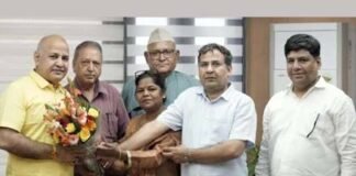 गोवा में जारी संकट के बीच उत्तराखंड में कांग्रेस के तीन नेताओं ने आम आदमी पार्टी का थामा दामन Aam Aadmi Party in Uttarakhand