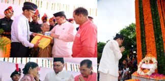 कारगिल विजय दिवस पर मुख्यमंत्री धामी ने कारगिल शहीदों को दी श्रद्धांजलि, वीरांगनाओं को किया सम्मानित Chief Minister Dhami pays tribute to Kargil martyrs on Kargil Vijay Diwas