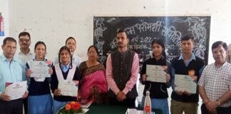 जीआईसी ओजली के 5 विद्यार्थियों ने जर्मन भाषा के बेसिक ज्ञान को डीएम पौड़ी के सम्मुख किया प्रस्तुत District Education and Training Institute Chadhigaon Pauri