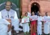 विपक्ष का हंगामा: लोकसभा स्पीकर ने कांग्रेस के चार सांसदों को पूरे मानसून सत्र के लिए किया निलंबित Four Congress MPs suspended in Lok Sabha