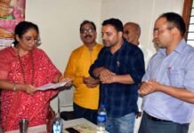 रा.उ.प्राथमिक विद्यालय मरगदना का नाम राधा बल्लभ पुरम के नाम पर रखे जाने सहित विद्यालय की विभन्न समस्याओं को लेकर विस अध्यक्ष को सौंपा ज्ञापन Margadana School after Radha Ballabh Puram