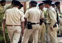 दिल्ली में आपसी विवाद में पुलिसकर्मी ने अपने ही साथियों को मारी गोली, तीन जवानों की मौत Policeman shot his own comrades in delhi