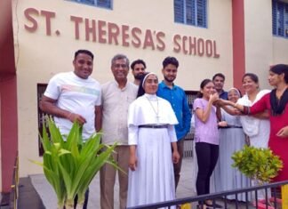 CISCE बोर्ड 12वीं की परीक्षा में सेंट थेरेसा कॉन्वेंट स्कूल श्रीनगर की छात्रा अनुकृति हटवाल ने किया स्कूल टॉप anukriti hatwal topper st theresas school srinagar