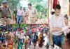पौड़ी डीएम डॉ. जोगदण्डे ने कांवड़ियों के साथ 12 किमी पैदल चलकर लिया व्यवस्थाओं का जायजा Pauri DM took stock of the arrangements by walking 12 km with the Kanwariyas