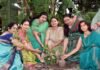 हरेला पर्व पर सीएम धामी की पत्नी ने मुख्यमंत्री आवास परिसर में किया पौधरोपण, विधायकों की पत्नियों को भेंट किए पौधे