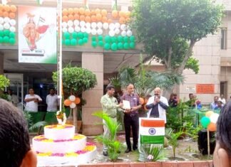 जिला अस्पताल नोएडा में धूमधाम से मनाया गया 76वां स्वतंत्रता दिवस