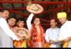 चंपावत के प्रसिद्ध देवीधुरा बग्वाल मेले में पहुंचे सीएम धामी, पाषाण युद्ध के बने साक्षी Devidhura Bagwal fair Champawat