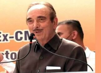 कांग्रेस में हलचल : गुलाम नबी आजाद ने 1973 से शुरू की सियासी पारी, इंदिरा-राजीव के साथ कर चुके हैं काम