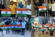 13 अगस्त तक सवा लाख तिरंगा बांटेगा ग्रेनो प्राधिकरण, अब तक 81 हजार बांटे Greater Noida Authority will distribute 1.25 lakh tricolor till August 13