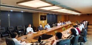 ग्रेटर नोएडा : रोड़ क्षतिग्रस्त होने पर रिपेयर न करने वालों पर होगी सख्त कार्रवाई, आवंटियों को हर हाल में मिलेगा पजेशन, सीईओ