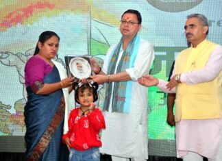 सीएम धामी ने “जय हिन्द उत्तराखण्ड के वीर” कार्यक्रम में शहीद सैनिकों के परिजनों को किया सम्मानित Jai Hind Uttarakhand Ke Veer Program