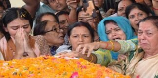 38 साल बाद घर पहुंचा शहीद चंद्रशेखर का पार्थिव शरीर, श्रद्धांजिल देने उमड़ा जनसैलाब Martyr Chandrashekhars body