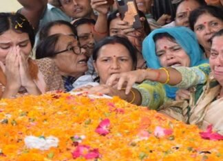 38 साल बाद घर पहुंचा शहीद चंद्रशेखर का पार्थिव शरीर, श्रद्धांजिल देने उमड़ा जनसैलाब Martyr Chandrashekhars body