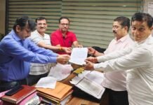 13 साल बाद प्लॉट पर पजेशन मिलने से आवंटियों के खिले चेहरे, ग्रेनो प्राधिकरण के सीईओ व एसीईओ का जताया आभार Possession on plot after 13 years