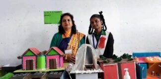 बाल वैज्ञानिक मनीषा का विज्ञान मॉडल NCERT दिल्ली द्वारा राष्ट्रीय स्तर पर प्रदर्शित होने पर छात्रा एवं मार्गदर्शक शिक्षिका हुई सम्मानित Science model of child scientist Manisha