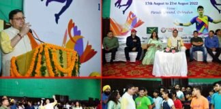 राज्य सीनियर बैडमिंटन प्रतियोगिता शुरू : उद्घाटन करने पहुंचे सीएम धामी अपने आप को रोक नहीं पाए, रैकेट से लगाए धुआंधार शॉट Uttarakhand State Senior Badminton Competition inaugurated