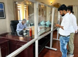 कल्जीखाल ब्लॉक के एक गांव में नाबालिग बच्चों की पिटाई मामला, जिलाधिकारी ने एसडीएम को सौंपी जांच beating minor children in a village