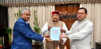 स्थानीय निकायों में आरक्षण हेतु पिछड़ा वर्ग आयोग के अध्यक्ष ने सीएम से की मुलाकात
