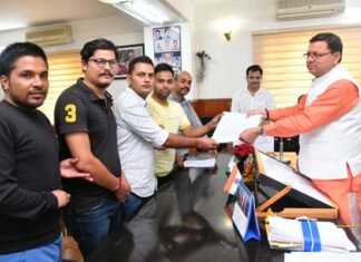 उत्तराखंड अधीनस्थ सेवा चयन आयोग से स्नातक स्तरीय परीक्षा में चयनित कुछ अभ्यर्थियों ने सीएम धामी से सचिवालय में की भेंट