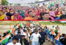 सीमांत गांव मंच में हर घर तिरंगा अभियान में शामिल हुए मुख्यमंत्री पुष्कर सिंह धामी CM Dhami participated in the tricolor campaign at every house in the frontier village manch