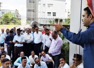 उत्तराखंड मे गोल्डन कार्ड की खामियां दुरुस्त करने, CGHS दरों पर देशभर में इलाज की मांग को लेकर महासंघ का धरना प्रदर्शन golden-card-cghs-rates-to-all-card-holders