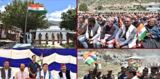 सीएम धामी ने सीमांत गांव मलारी में देश के जवानों एवं गांववासियों के साथ हर घर तिरंगा कार्यक्रम में किया प्रतिभाग har ghar tiranga program in Malari village
