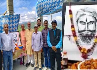 गढ़वाल को औरंगजेब के जजिया कर से मुक्ति दिलाने वाले वीर पुरिया नैथानी का 375 वां जन्म दिवस नैथाणा गांव में मनाया गया
