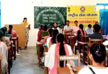 राजकीय महाविद्यालय देवप्रयाग में पर्यावरण जागरूकता व प्लास्टिक उन्मूलन कार्यक्रम Environmental awareness and plastic eradication program in Government College Devprayag