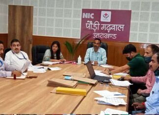 स्वरोजगार अपनाकर आर्थिकी मजबूत करें : जिलाधिकारी self-employment scheme and homestay scheme