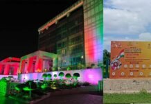 तिरंगे के रंगों से सराबोर हुआ ग्रेटर नोएडा, प्राधिकरण ने बांटे 1.25 लाख तिरंगे, पोस्टर बैनर के जरिए सभी से तिरंगा लगाने की अपील