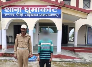 पौड़ी गढ़वाल: पड़ोसी युवक ने नाबालिग से किया दुष्कर्म, पुलिस ने आरोपी को किया गिरफ्तार Neighbor youth raped a minor in Dhumakote area of Pauri