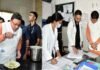 सीएम धामी ने दून अस्पताल का किया औचक निरीक्षण, मरीजों को दिये जाने वाले भोजन को चखकर परखी गुणवत्ता