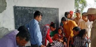 दर्दनाक हादसा : यहाँ स्कूल के शौचालय की छत गिरने से एक छात्र की मौत, 5 घायल One student died in Champawat