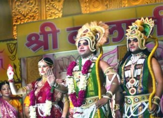 Shri Balaji Ram Leela Committee: लक्ष्मण परशुराम संवाद देख रोमांचित हुए दर्शक