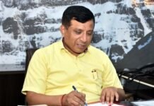 नवनियुक्त सूचना महानिदेशक बंशीधर तिवारी ने संभाला कार्यभार, बताईं अपनी प्राथमिकताएं Banshidhar Tiwari takes over as Director General of Information uttarakhand