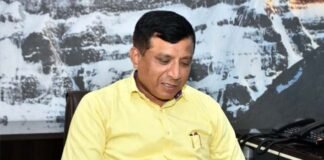 नवनियुक्त सूचना महानिदेशक बंशीधर तिवारी ने संभाला कार्यभार, बताईं अपनी प्राथमिकताएं Banshidhar Tiwari takes over as Director General of Information uttarakhand