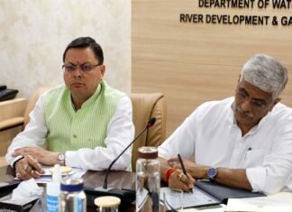 सीएम धामी ने दिल्ली में केंद्रीय जलशक्ति मंत्री गजेन्द्र सिंह शेखावत की भेंट cm dhami with gajendra shekhawat