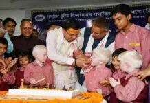 सीएम धामी ने आईटीबीपी द्वारा ‘संकल्प दिवस’ पर आयोजित कार्यक्रम में छात्रों एवं जवानों के बीच केक काटकर मनाया अपना जन्मदिन happy-birthday-dhami
