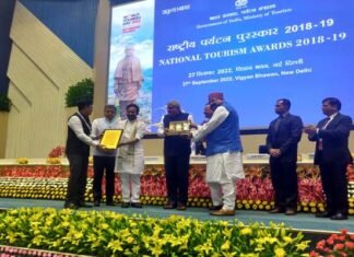 उत्तराखंड को मिला बेस्ट टूरिज्म डेस्टिनेशन अवार्ड, पर्यटन के सर्वांगीण विकास के लिए भी प्रदेश को मिला प्रथम पुरस्कार Uttarakhand got the Best Tourism Destination Award, Uttarakhand also got the first prize for all round development of tourism