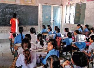 अपनी जगह ठेके पर टीचर रखने वाली प्रधानाध्यापिका को डीईओ पौड़ी ने किया निलंबित primary school teacher