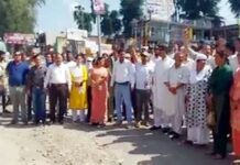 अंकिता और उसके परिजनों पर आपत्तिजनक टिप्पणी करने वाले RSS नेता के खिलाफ मुकदमा दर्ज, गुस्साए लोगों किया थाने का घेराव rss leader vipin karnwal