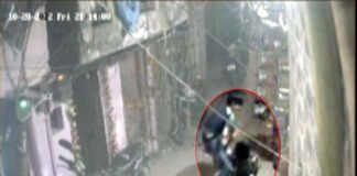 नई दिल्ली: 17 वर्षीय मनोज नेगी की चाकुओं से गोदकर हत्या, बहन के साथ छेड़छाड़ का किया था विरोध, दो आरोपी किशोर गिरफ्तार 17-year-old minor murdered with knives