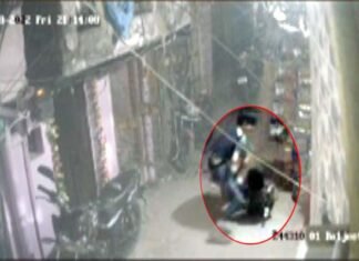 नई दिल्ली: 17 वर्षीय मनोज नेगी की चाकुओं से गोदकर हत्या, बहन के साथ छेड़छाड़ का किया था विरोध, दो आरोपी किशोर गिरफ्तार 17-year-old minor murdered with knives
