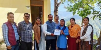 ब्लॉक स्तरीय चित्रकला प्रतियोगिता में दीक्षा पंवार रही प्रथम Diksha Panwar was the first in the block level painting competition