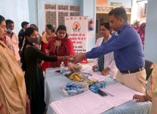 प्रधानमंत्री सुरक्षित मातृत्व क्लीनिक में हुई प्रसव पूर्व जांच, दिवाली के चलते इस बार 24 तारीख को नहीं हो सका था क्लीनिक का आयोजन