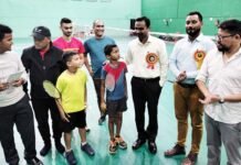 पौड़ी के कंडोलिया स्थित इंडोर स्टेडियम में राष्ट्रीय स्तर की बैडमिंटन प्रतियोगिता शुरू, डीएम डॉ. विजय जोगदंडे ने किया शुभारम्भ badminton competition starts at Kandolia Pauri