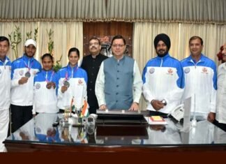 मुख्यमंत्री धामी ने 36 वें नेशनल गेम्स के मेडल विजेता एथलेटिक्स को किया सम्मानित cm Dhami honored the medal winners of the 36th National Games Athletics